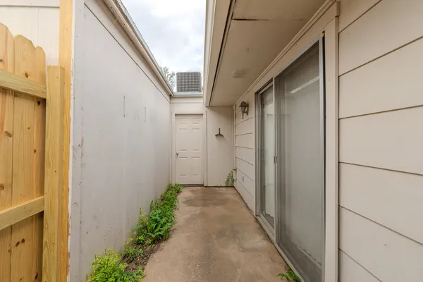 $1,350 | 6638 Lexington Drive, Beaumont, TX 77706