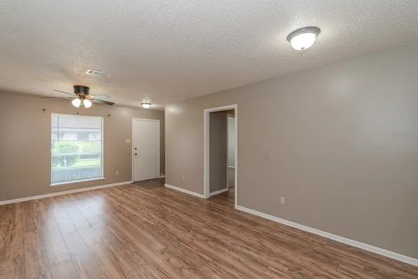 $1,350 | 6638 Lexington Drive, Beaumont, TX 77706