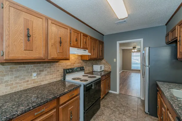 $1,350 | 6638 Lexington Drive, Beaumont, TX 77706