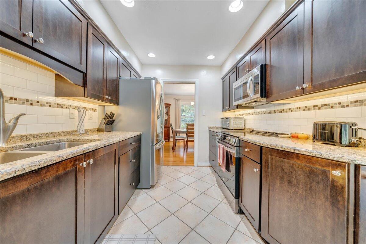 2739 Grandin Road Southwest Roanoke, VA 24015 - Photo 12 of 55 12-MIB03174