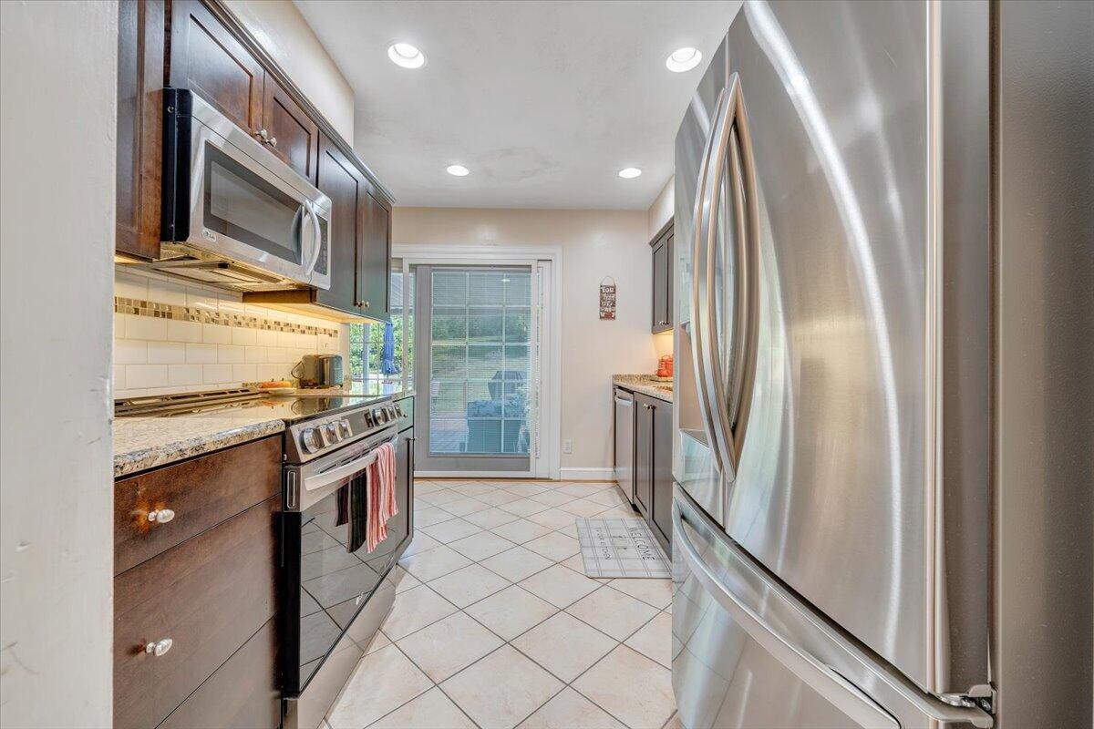 2739 Grandin Road Southwest Roanoke, VA 24015 - Photo 15 of 55 15-MIB03186
