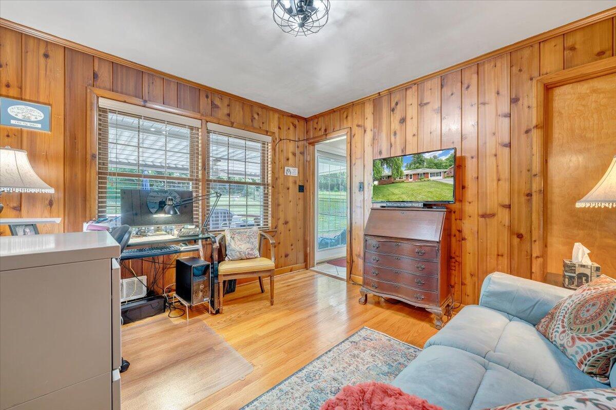 2739 Grandin Road Southwest Roanoke, VA 24015 - Photo 17 of 55 17-MIB03195