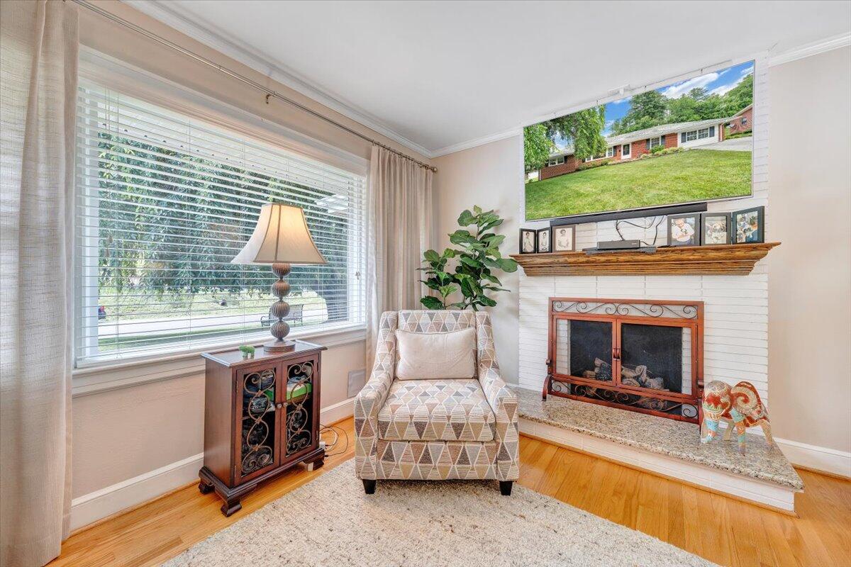 2739 Grandin Road Southwest Roanoke, VA 24015 - Photo 4 of 55 04-MIB03150