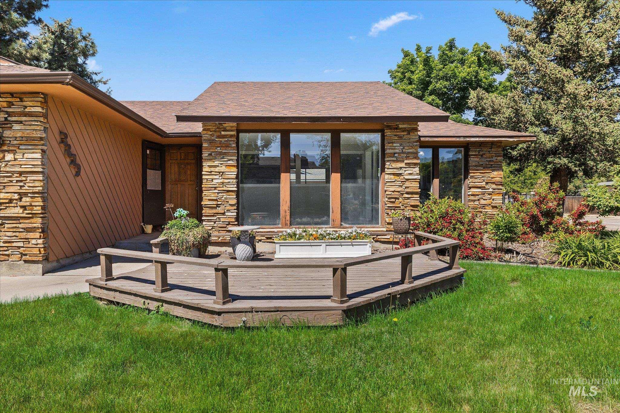 3829 South Constitution Way Boise, ID 83706 - Photo 2 of 34