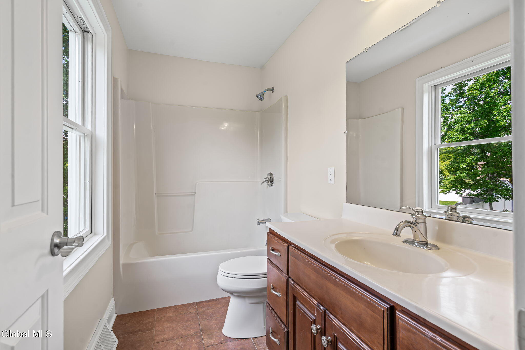 229 Menlo Park Road Niskayuna, NY 12309 - Photo 37 of 55 28-web-or-mls-229-menlo-park-rd