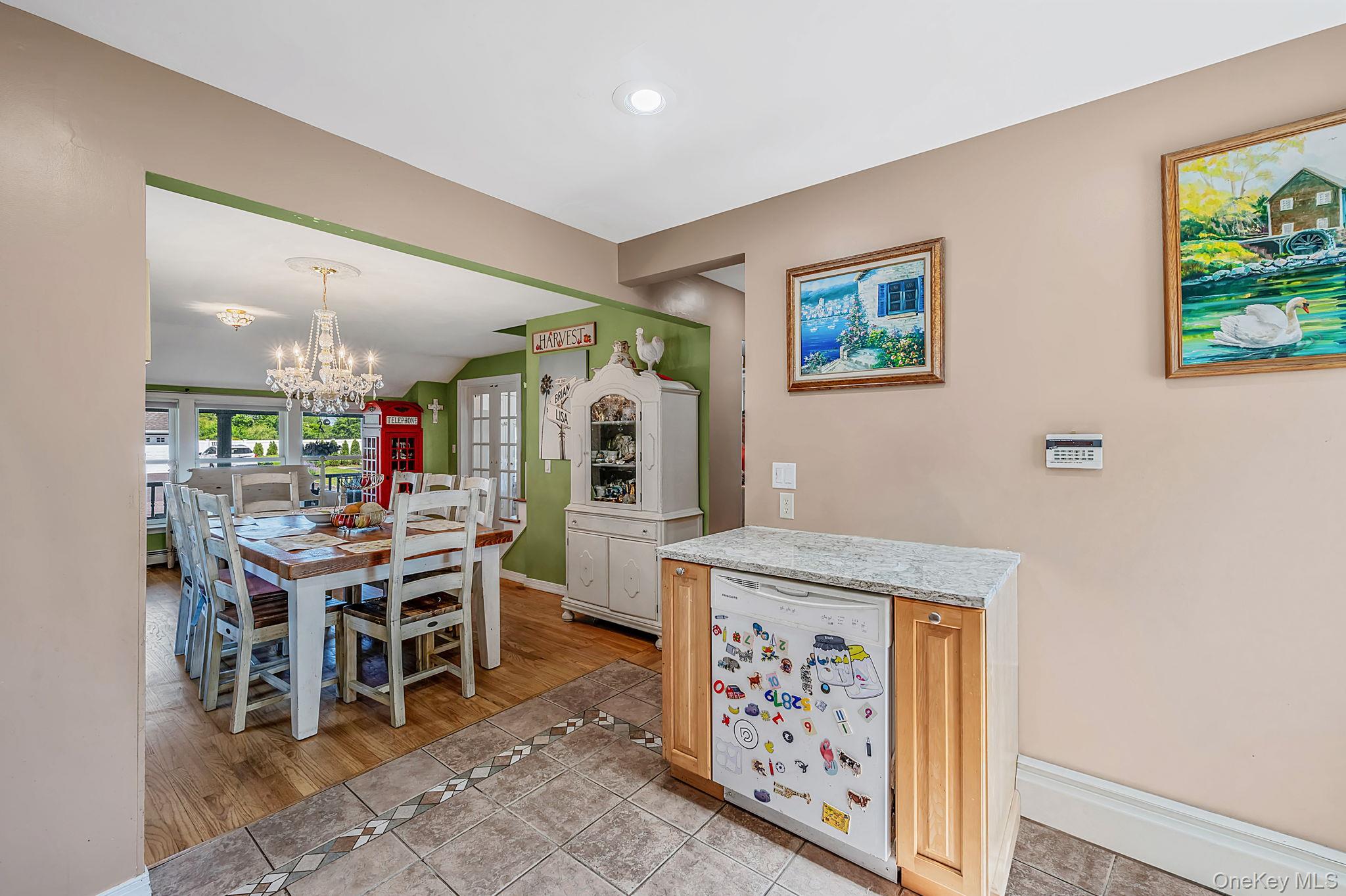 61 North Ocean Avenue Islip, NY 11751 - Photo 12 of 36