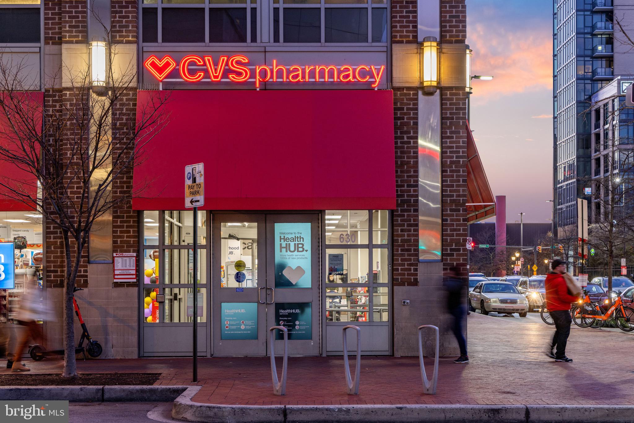850 Aliceanna Street, Unit 604 Baltimore, MD 21202 - Photo 36 of 43 a view of a building with sitting area
