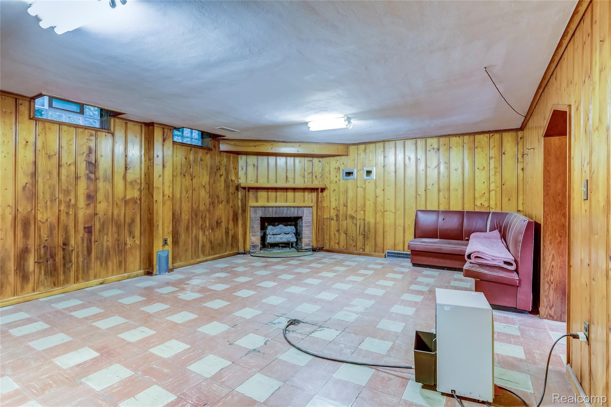 1041 Yorkshire Road Grosse Pointe, MI 48230 - Photo 31 of 35 1041 Yorkshire Road, Grosse Pointe Park, MI-31.jpg-FULL