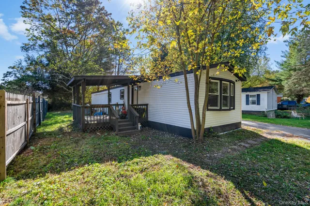 $165,000 | 43 Oxford Circle, Loch Sheldrake, NY 12759