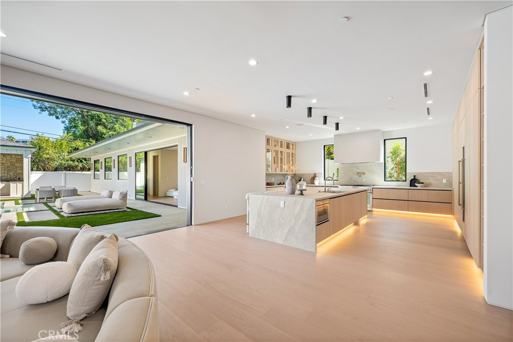 16728 Morrison Street Encino, CA 91436 - Photo 9 of 75