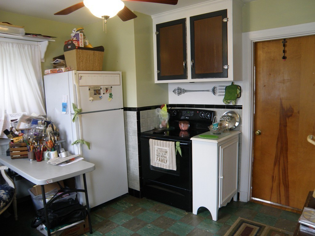 58 Bates Road Swampscott, MA 01907 - Photo 5 of 20 Gallery Image 5