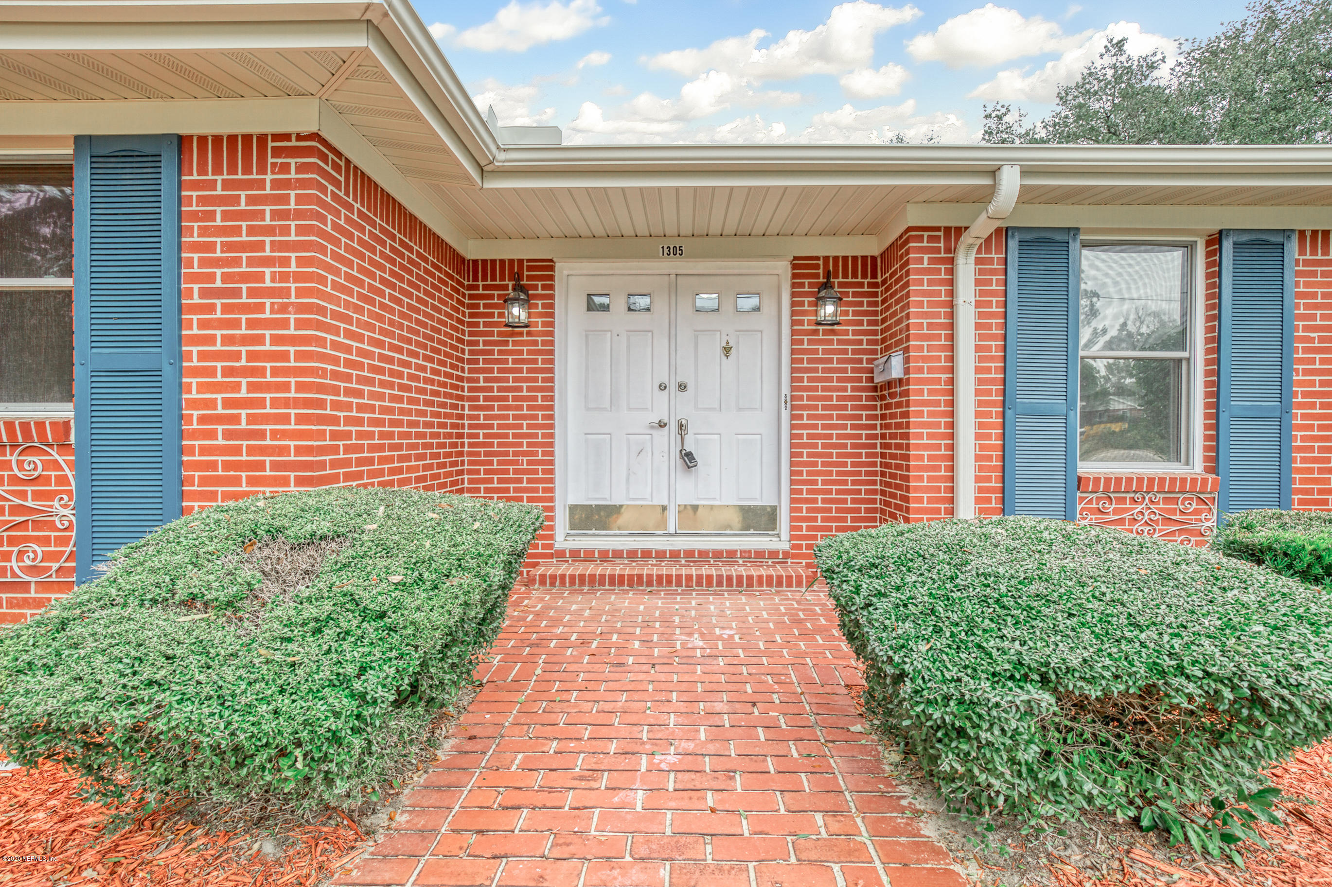 1305 Timber Lane Jacksonville, FL 32211 - Photo 4 of 58 Updated All-brick home