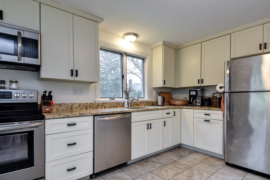 6 Bellmore Road Framingham, MA 01702 - Photo 9 of 23 Gallery Image 9