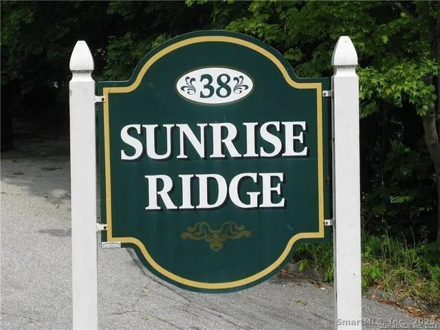 $2,200 | 38 Padanaram Avenue, Unit 20B, Danbury, CT 06811