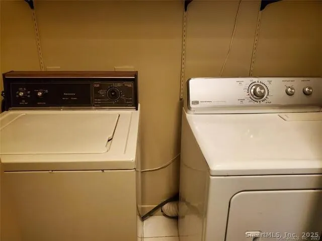 $2,200 | 38 Padanaram Avenue, Unit 20B, Danbury, CT 06811