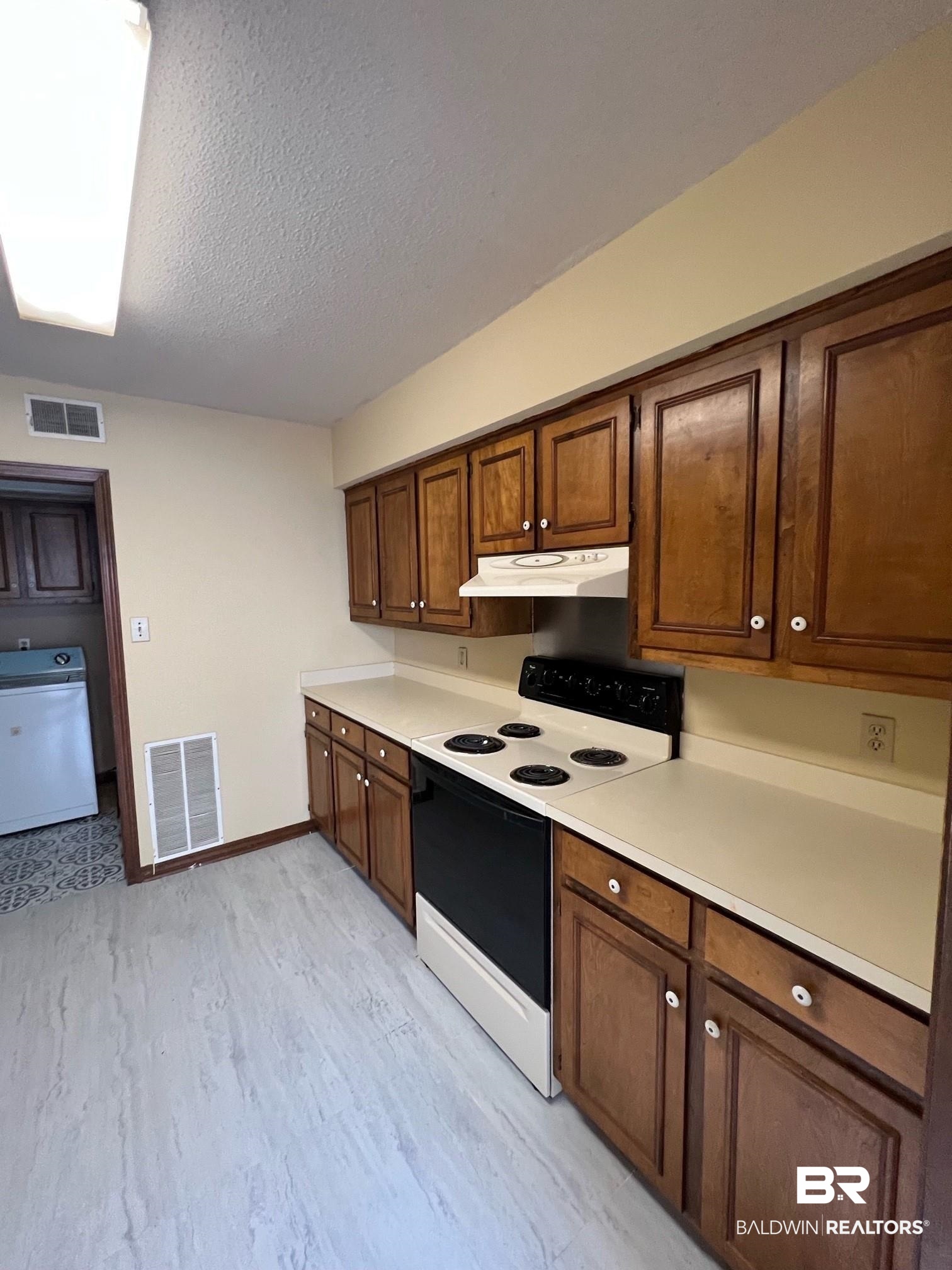 6513 Cedar Bend Court, Unit 6513A Mobile, AL 36608 - Photo 7 of 11