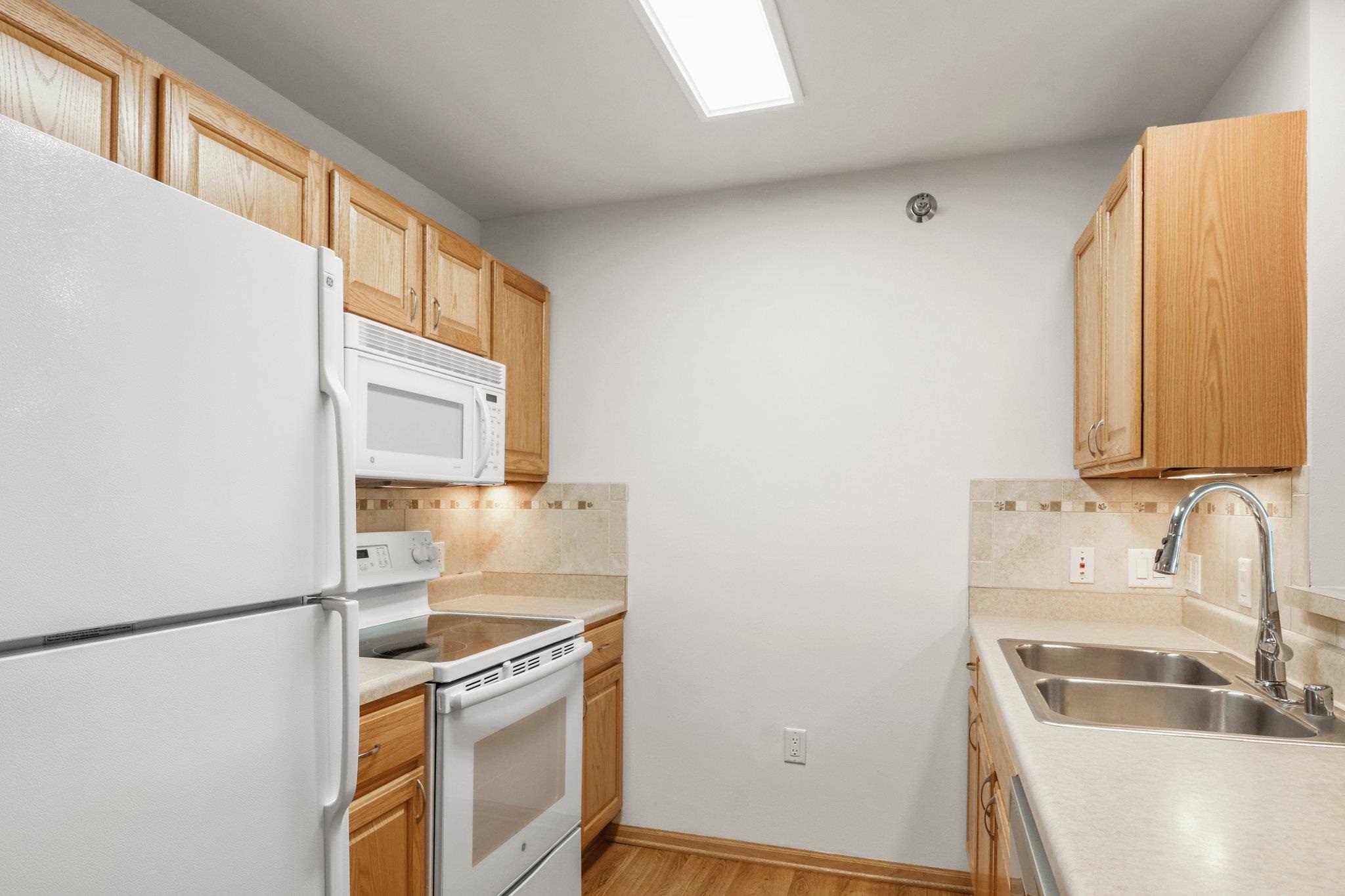 6831 Parkside Circle Windsor, WI 53532 - Photo 5 of 28