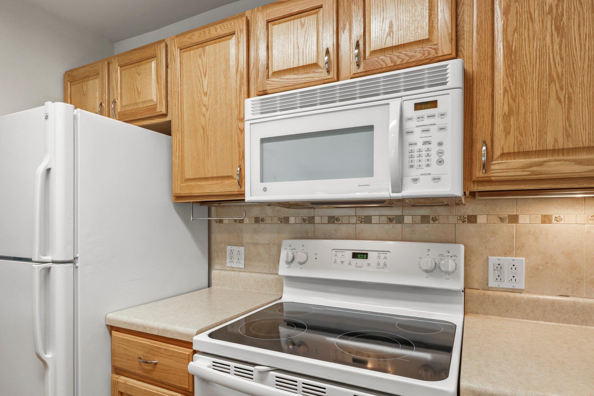 6831 Parkside Circle Windsor, WI 53532 - Photo 6 of 28