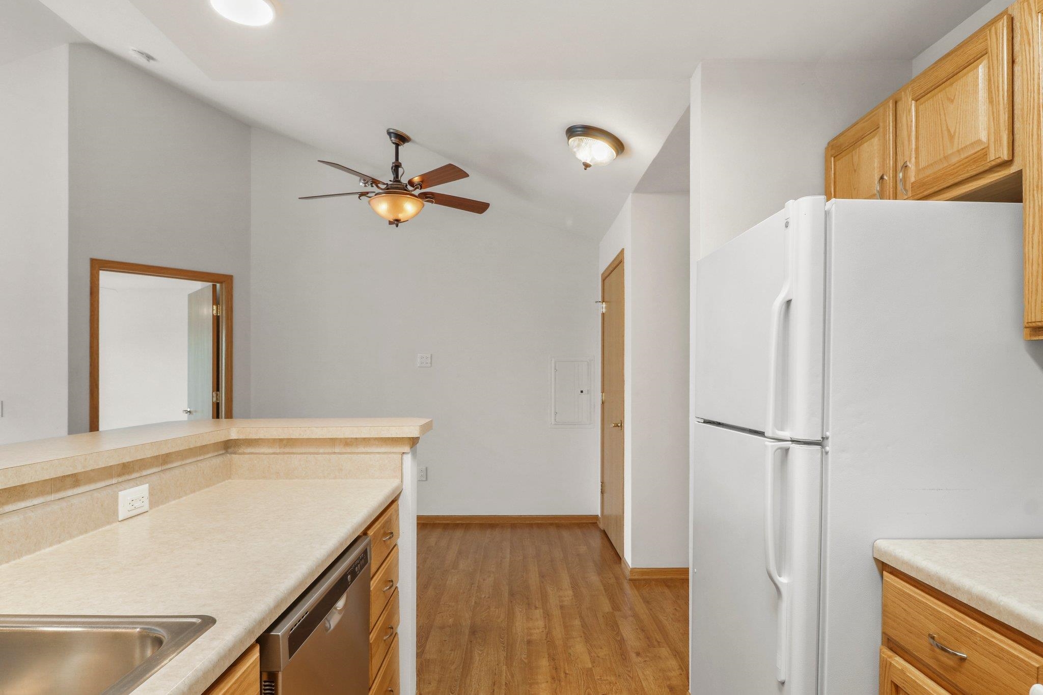 6831 Parkside Circle Windsor, WI 53532 - Photo 8 of 28