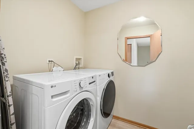 $2,350 | 315 Ogden Falls Boulevard, Oswego, IL 60543