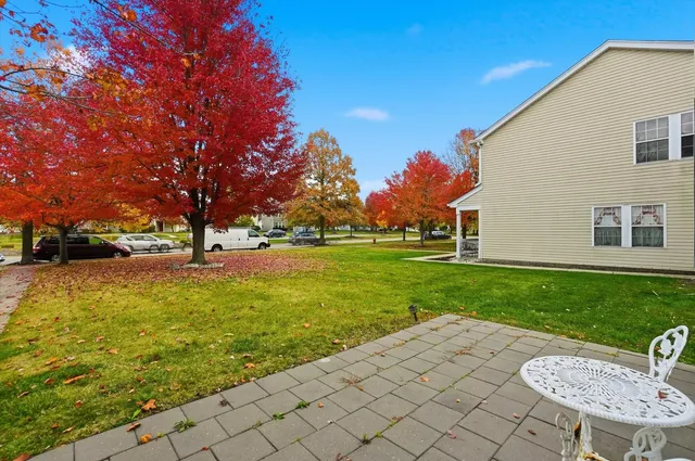 $2,350 | 315 Ogden Falls Boulevard, Oswego, IL 60543