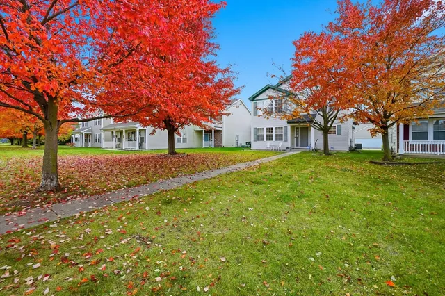 $2,350 | 315 Ogden Falls Boulevard, Oswego, IL 60543