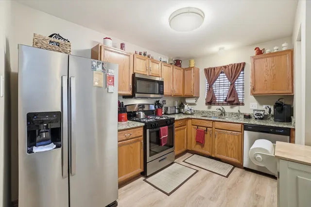 $2,350 | 315 Ogden Falls Boulevard, Oswego, IL 60543