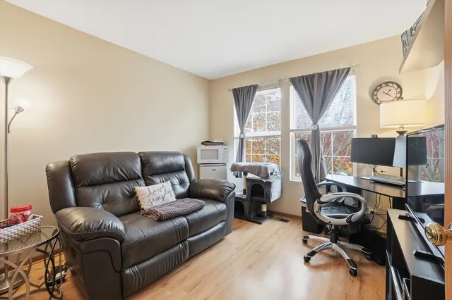 $2,350 | 315 Ogden Falls Boulevard, Oswego, IL 60543