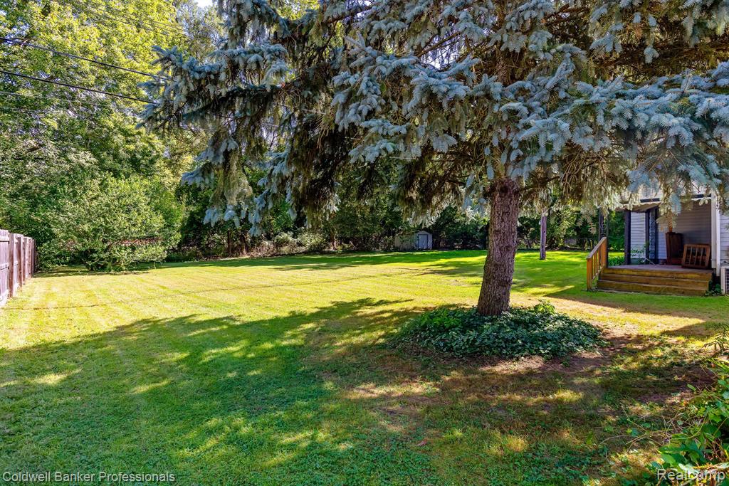 1460 Courtland Boulevard Rochester, MI 48307 - Photo 19 of 23
