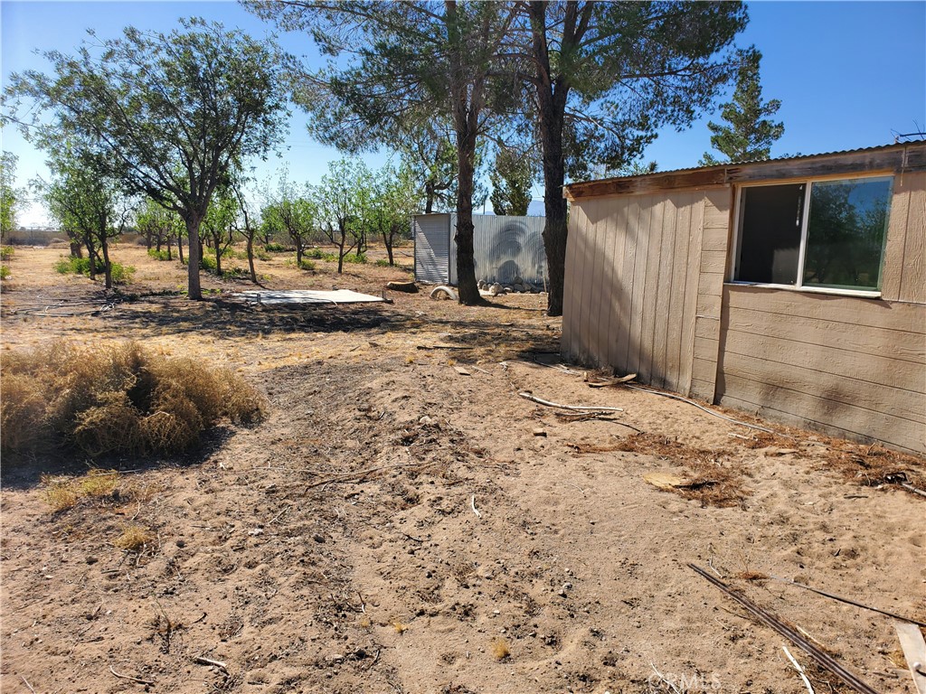 9870 Cody Road Lucerne Valley, CA 92356 - Photo 7 of 37