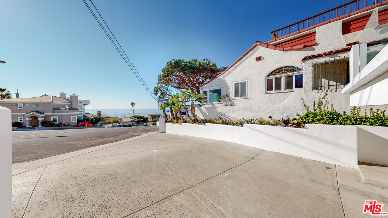 201 Waterview Street Playa del Rey, CA 90293 - Photo 3 of 54 a view of a street with cars