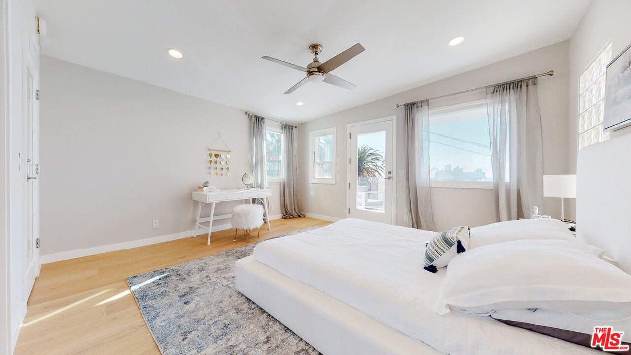 201 Waterview Street Playa del Rey, CA 90293 - Photo 43 of 54 a bedroom with a bed and window