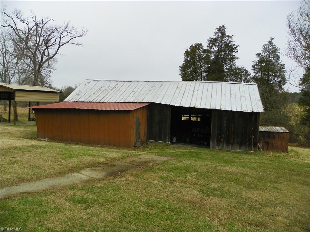 1036 Sink Farm Road Lexington, NC 27295 - Photo 3 of 10 Barn in rear
