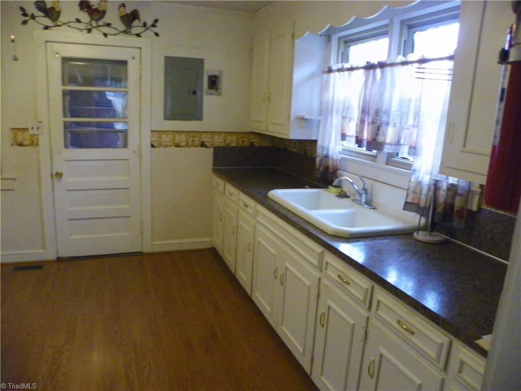 1036 Sink Farm Road Lexington, NC 27295 - Photo 6 of 10 Kitchen