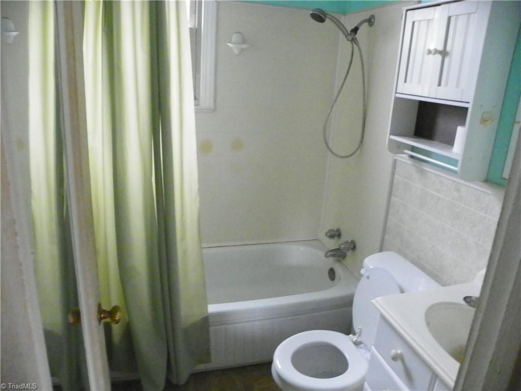 1036 Sink Farm Road Lexington, NC 27295 - Photo 10 of 10 Bathroom