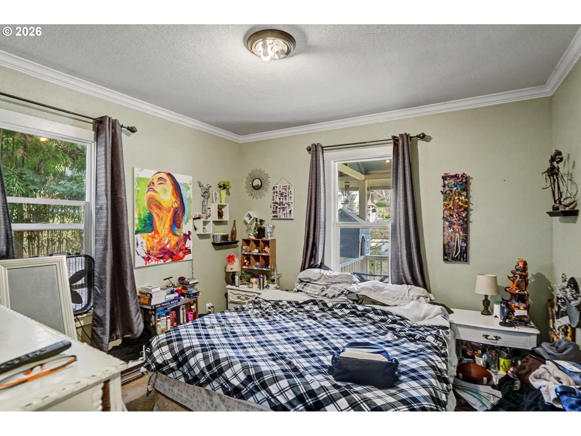 213 Mill Street Silverton, OR 97381 - Photo 15 of 25 a living room with furniture