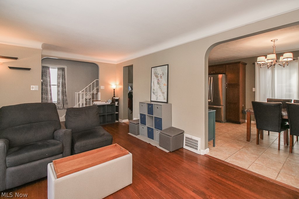 1903 Lorimer Road Cleveland, OH 44134 - Photo 8 of 35