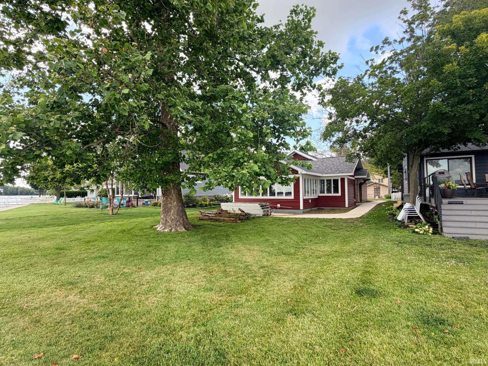 8579 East Black Point Road Syracuse, IN 46567 - Photo 8 of 10 Gallery Image 8