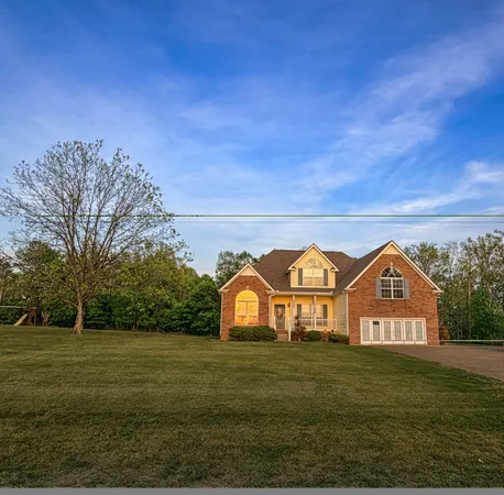 $559,900 | 813 Shun Pike, Cottontown, TN 37048