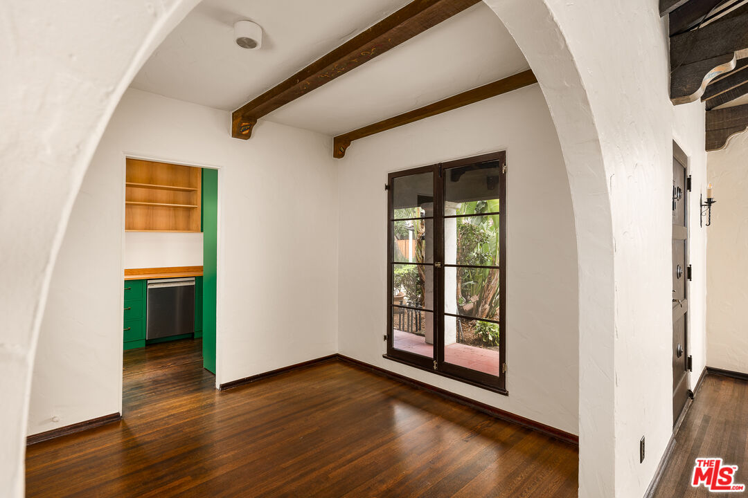 3840 Valleybrink Road Los Angeles, CA 90039 - Photo 11 of 32