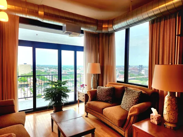 $420,000 | 1530 South State Street, Unit 17R, Chicago, IL 60605