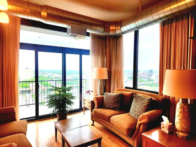 $416,000 | 1530 South State Street, Unit 17R, Chicago, IL 60605