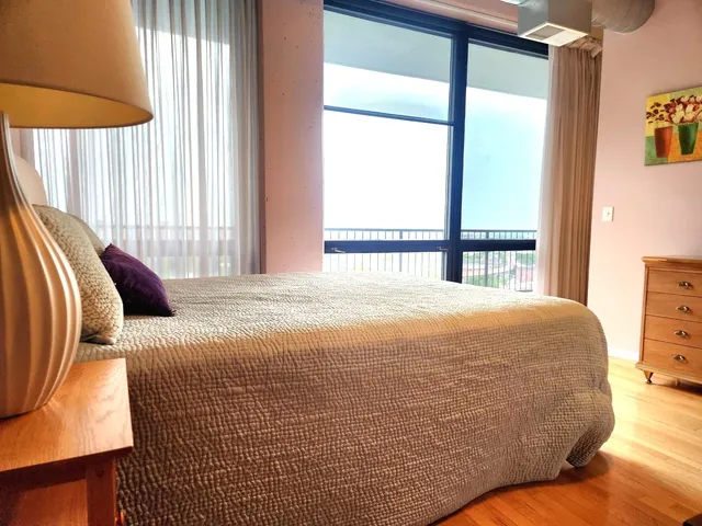 $420,000 | 1530 South State Street, Unit 17R, Chicago, IL 60605