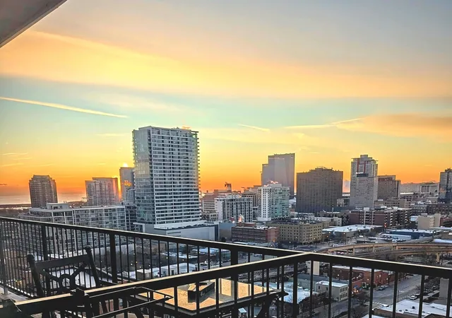 $420,000 | 1530 South State Street, Unit 17R, Chicago, IL 60605