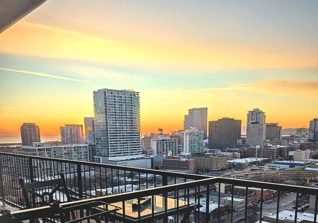 $416,000 | 1530 South State Street, Unit 17R, Chicago, IL 60605