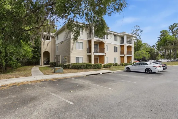 $215,000 | 3921 Southwest 34th Street, Unit 307, Gainesville, FL 32608