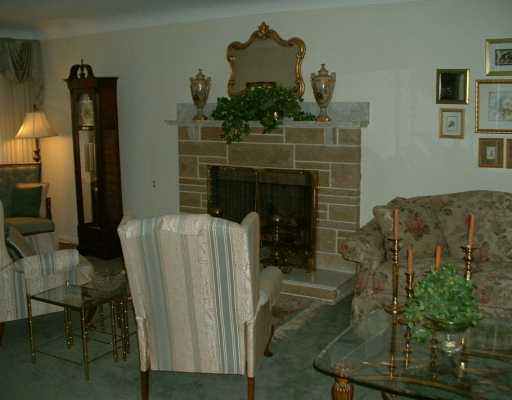 110 Washington Road Forest Hills, PA 15221 - Photo 2 of 8 Living Room.