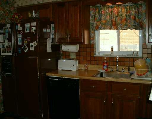 110 Washington Road Forest Hills, PA 15221 - Photo 4 of 8 Kitchen.