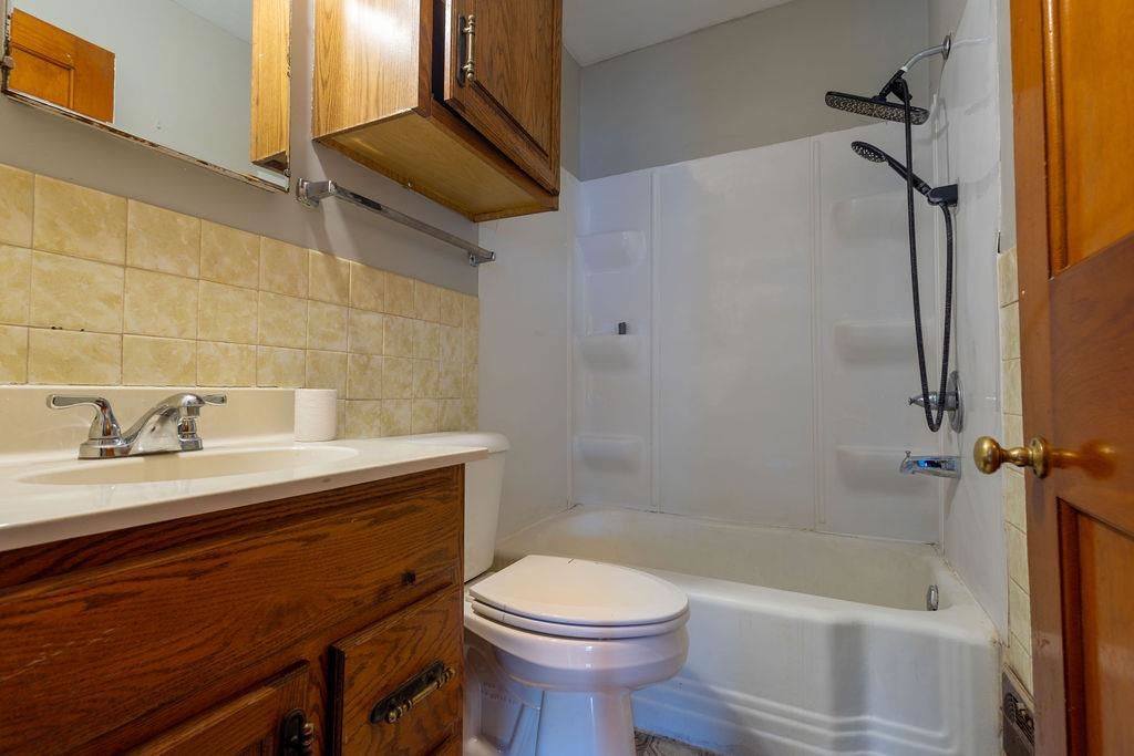 1724 Prairie Avenue Beloit, WI 53511 - Photo 8 of 13