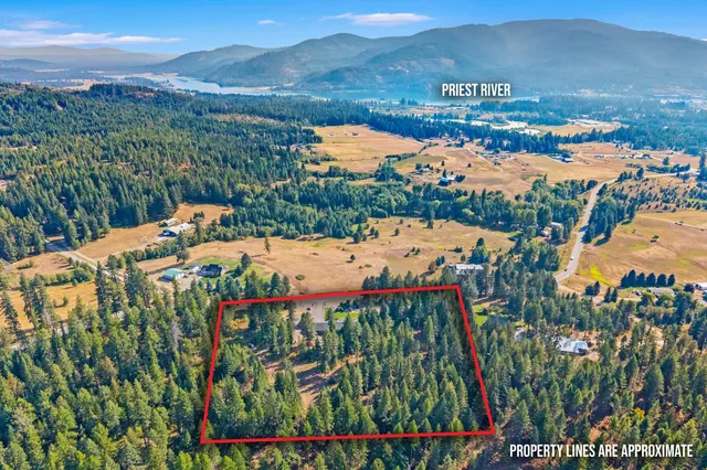 $895,000 | 1702 Eastside Road, Priest River, ID 83856